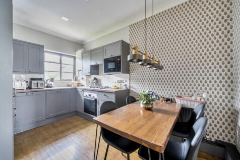 1360923-1-68de4ac...