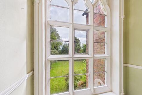 Classic Features Throughout