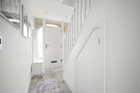 4 bed, 2 bath Detached in Sheffield - Photo 16