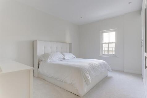 Railway Street-11.jpg