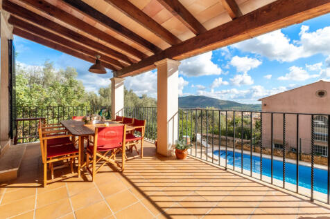 Detached chalet with well-kept Garden, saltwater pool, and panoramic views in Alaró