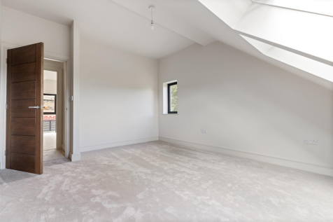 BEDROOM 2 SIDE ASPECT