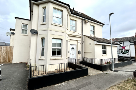 1 Bedroom Flat in BH1 4LG