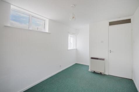 37 Cedar Court 15.jpg