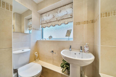 1387194-6-6936c9d...