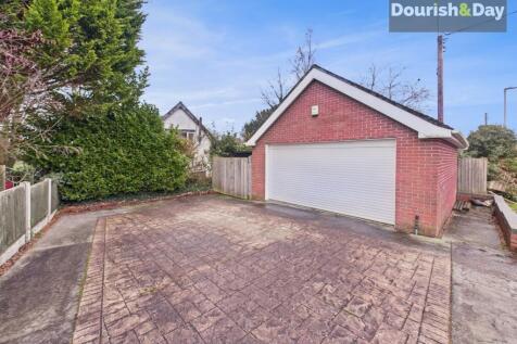 Double Garage & Parking