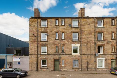 22 Peffer Bank is a most attractive, well presented second floor one bedroom flat forming part of a traditional tenement. The home has been lovingly upgraded by the current owner and has a superb outl