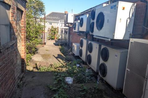Retail Property (high street) to rent in redcar