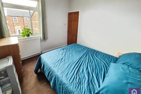 3 bed, 1 bath End of Terrace in Manchester - Photo 8