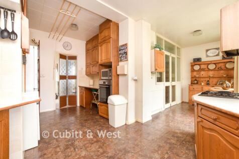 Kitchen/Breakfast Area
