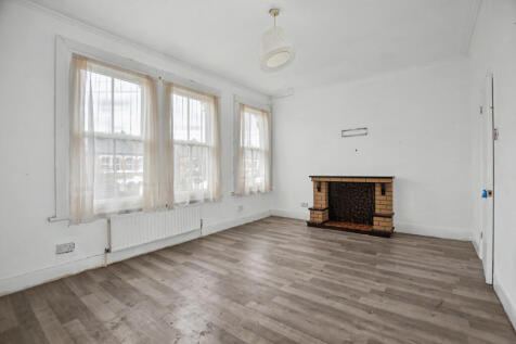 Flat B, 73 Effingham Road, Lee, London, SE12 8NT