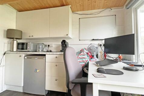 cabin1.jpg