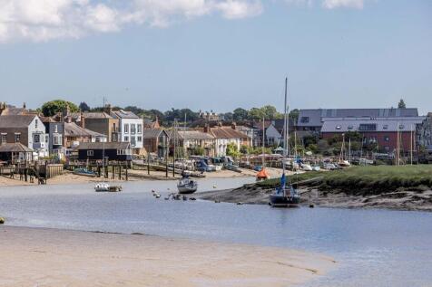 The River Colne - beautiful views & endless exploration