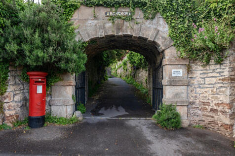Arch Grove