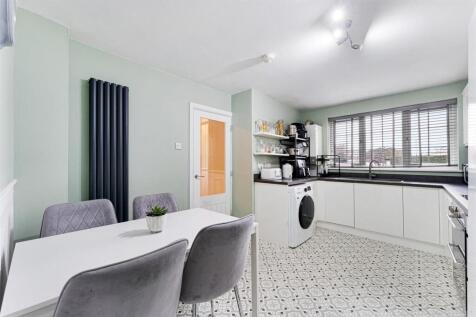 Lakeside View-Kitchen diner (2)