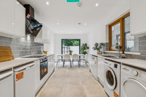 6 Bedroom Terraced in SW2 5QA