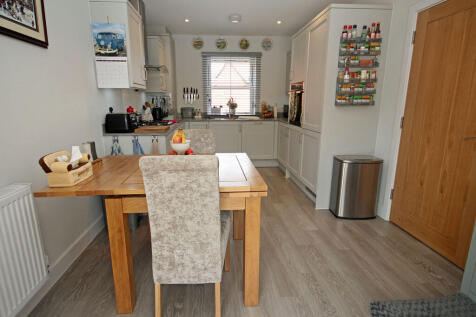 Kitchen dining room