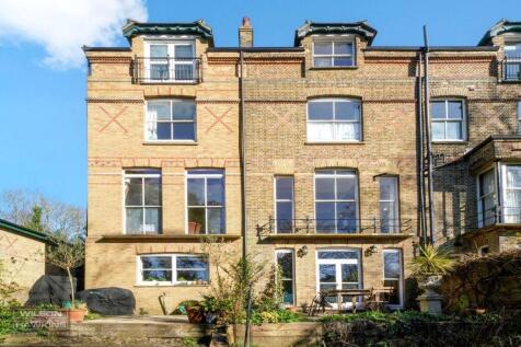 Holm Oak, Mount Park Avenue - xoD1BvDt6uqQWiehmOKL