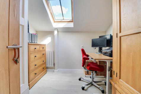 Bedroom/Study