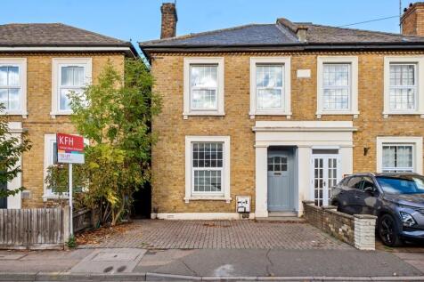 3 Bedroom Semi-Detached in KT1 2QP