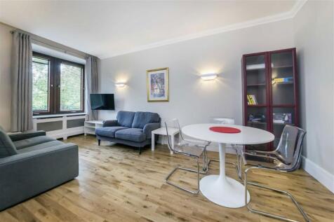 Two bedroom two bathroom apartment within the popular Whitehouse Apartments which offers 24hr concierge, indoor pool and gym facilities.