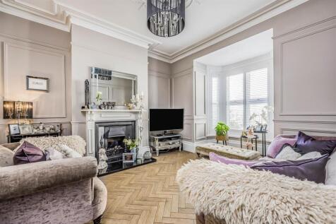 10 Kenilworth Road, Southsea-Smalll-PorticoMarketi