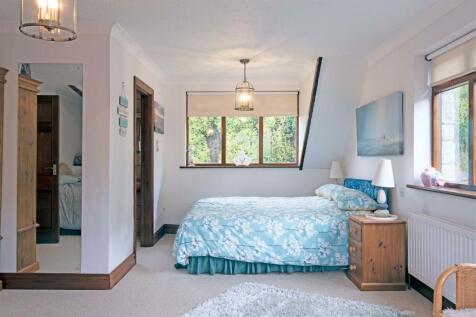 5 well proportioned bedrooms