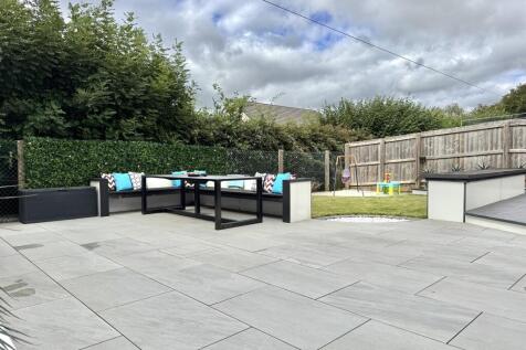 Enclosed Landscaped Garden