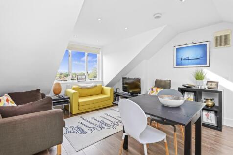 A stylish one bedroom apartment situated on the top floor of a Victorian conversion on Sheen Road.