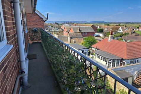 WALKWAY / BALCONY