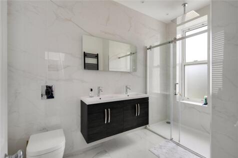 5 bed, 3 bath Semi-Detached in Bristol - Photo 9
