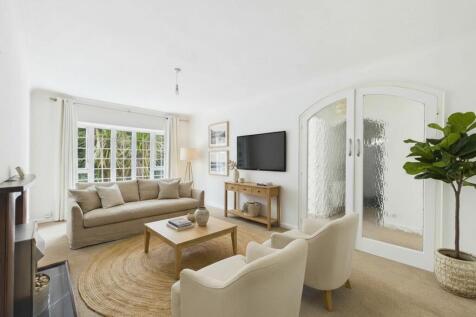 Lounge (Virtually Furnished)