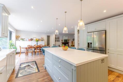 Kitchen 4.jpg