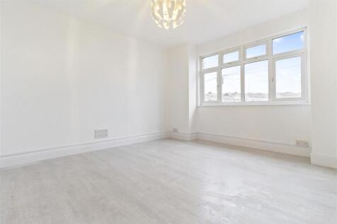 4. 91 Stamner Court-002.JPG