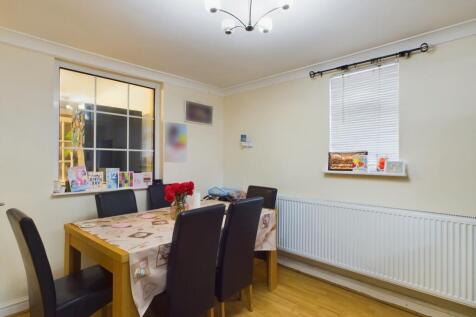 CAM01909G0-PR0253-STILL002