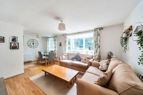 Sitting/Dining Room