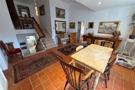 Dining Room / Hallway
