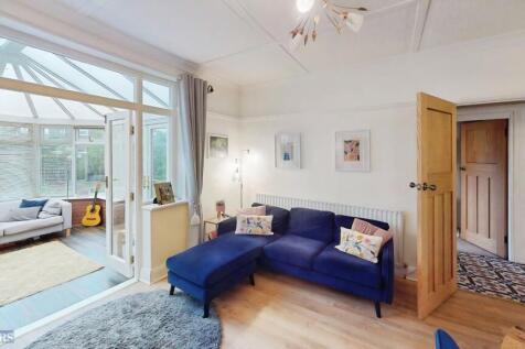 Dining Room / Rear Lounge