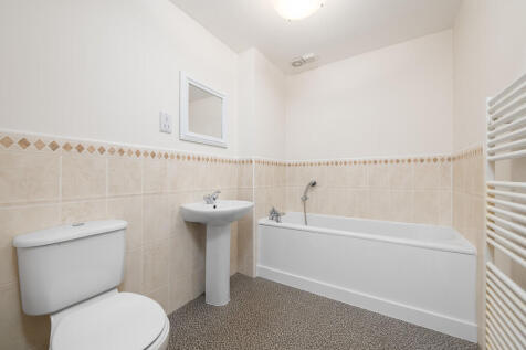 16 Leyland Road 2...