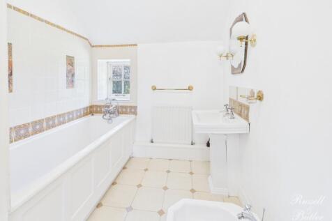 CAM01995G0-PR0340-STILL014