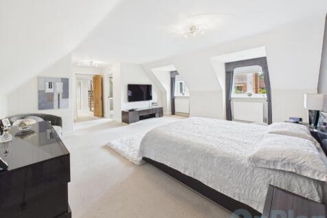 CAM04024G0-PR0030-STILL017