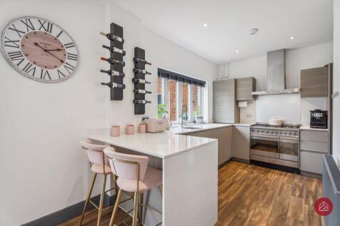 Kitchen/Breakfast Bar