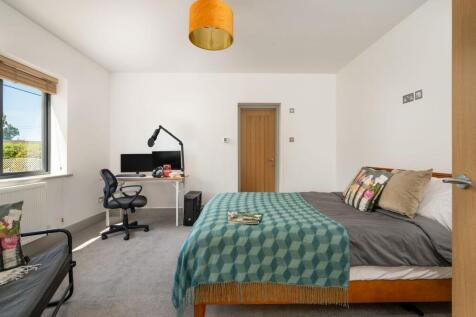 Downstairs Bedroom 4