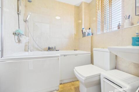 CAM02773G0-PR0297-STILL004