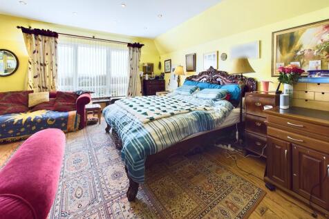 CAM03185G0-PR0079-STILL001