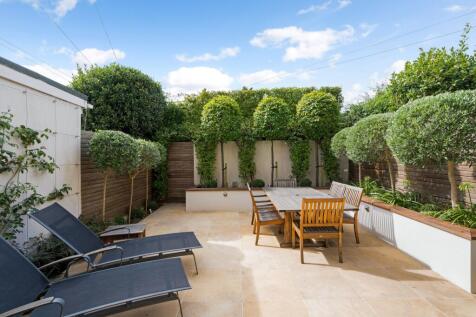 6 bed, 6 bath Terraced in Bristol - Photo 3