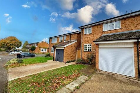 3 Bedroom Semi-Detached in MK16 9LZ