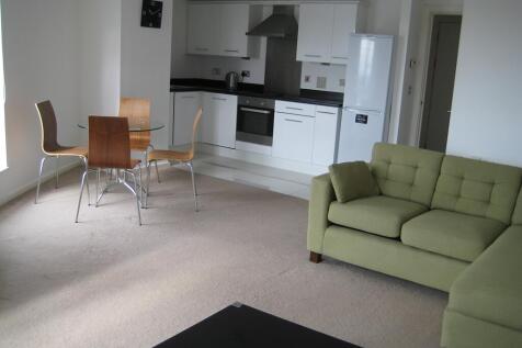 LARGE CORNER HIVE 1 BED ON THE 13TH FLOOR EPC B Council Tax B