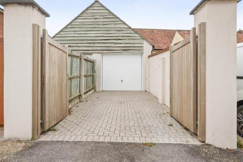 Driveway/garage