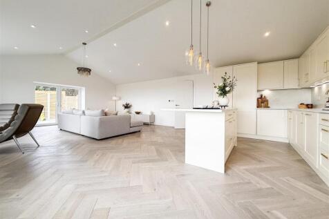 lounge / kitchen